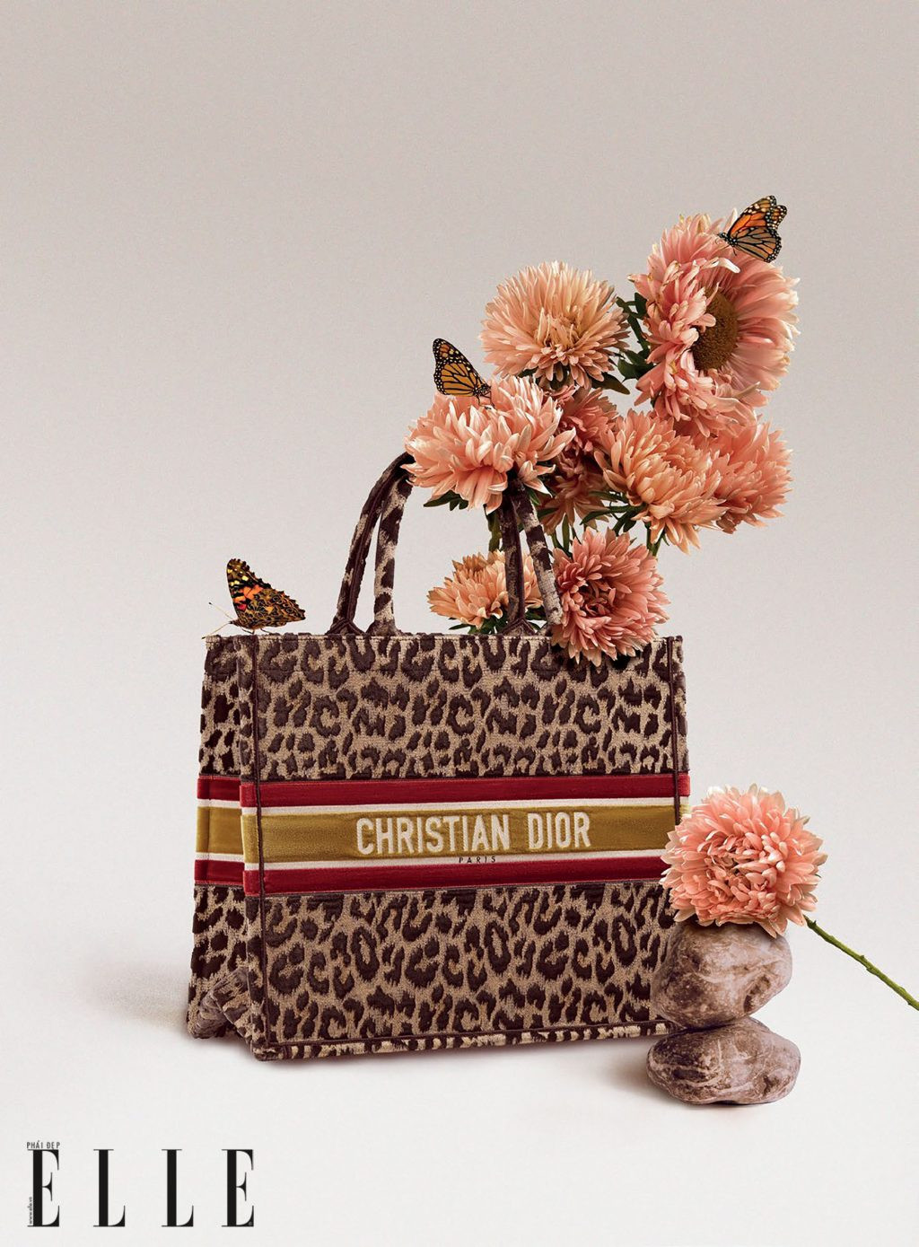 5 THIẾT KẾ PHỤ KIỆN GIÀY VÀ TÚI XÁCH CAO CẤP KHIẾN TRÁI TIM PHÁI ĐẸP XUYẾN XAO